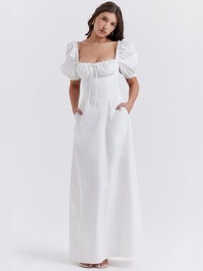 MY26 House Of Cb Felizia 
White Puff Sleeve Sundress